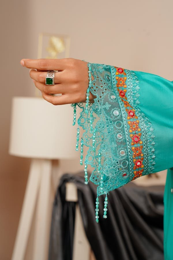 Explorez les avantages de la bague en pierre verte : style durable