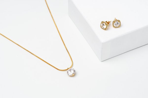 Découvrez comment enrichir votre look avec un jonc or rose élégant